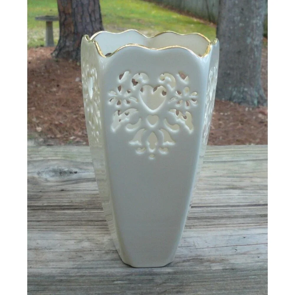 Vintage 1997 Lenox Eternal Hearts Pierced 7
